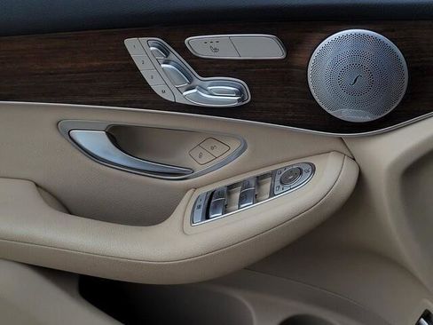 Used 2020 Mercedes-Benz GLC 300 GLC 300 image 23