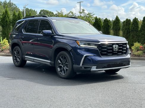 Used 2023 Honda Pilot Elite image 2