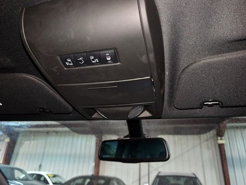 Used 2019 Dodge Grand Caravan SXT FWD image 33