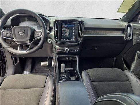 Used 2022 Volvo XC40 T5 R-Design w/ Advanced Package AWD/4WD image 17