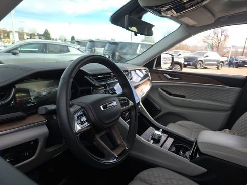 Used 2022 Jeep Grand Cherokee Summit w/ Advanced Protech Group IV image 9