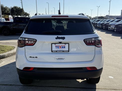 New 2026 Jeep Compass Latitude image 6