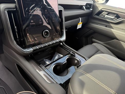 New 2026 GMC Yukon Elevation w/ LPO, Floor Liner Package image 13