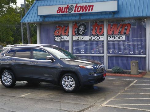 Used 2016 Jeep Cherokee Latitude w/ Safety/Convenience Group AWD/4WD image 22