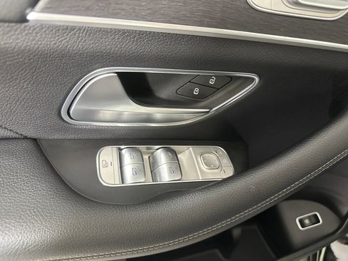 Used 2022 Mercedes-Benz GLE 350 4MATIC image 11