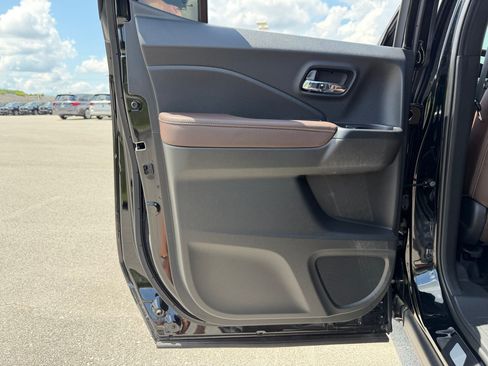 Certified 2025 Honda Ridgeline RTL image 23