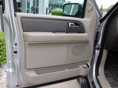 Used 2011 Ford Expedition XLT AWD/4WD image 18
