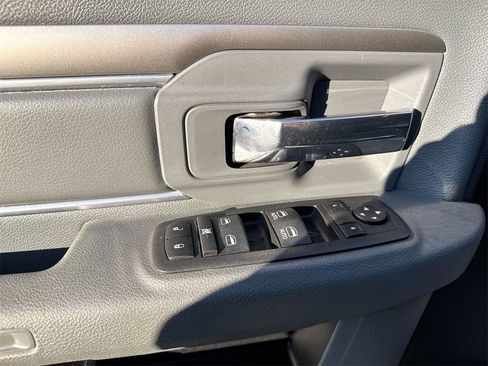 Used 2014 RAM 3500 SLT w/ Luxury Group image 20