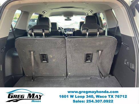 Used 2021 GMC Acadia AT4 w/ Preferred Package AWD/4WD image 17
