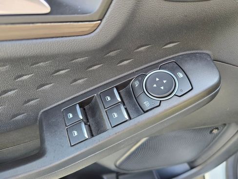 Used 2020 Ford Escape Titanium image 20