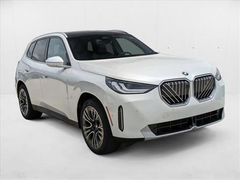Used 2025 BMW X3 xDrive30i w/ Premium Package image 7