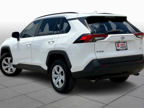 Used 2019 Toyota RAV4 LE FWD image 12