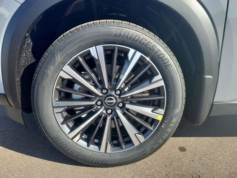 New 2026 Nissan Pathfinder Platinum image 30