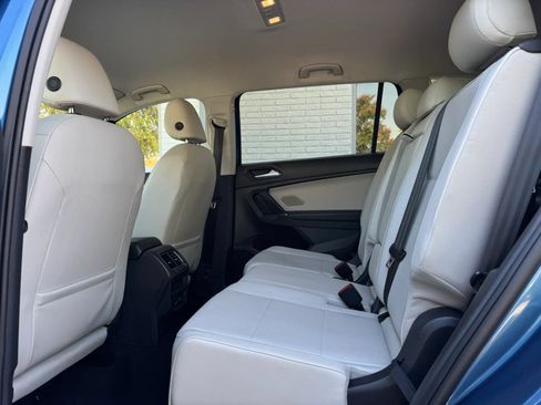 Used 2018 Volkswagen Tiguan SE FWD image 15