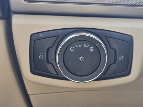 Used 2016 Ford Fusion SE image 28