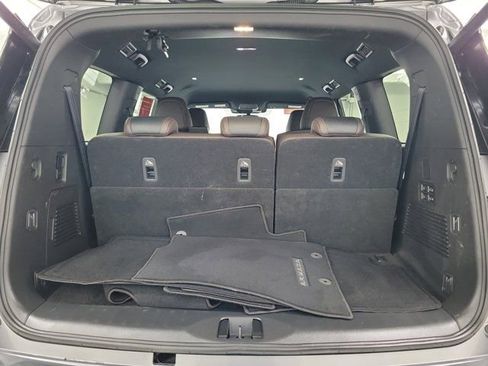 Used 2025 Nissan Armada SL image 9