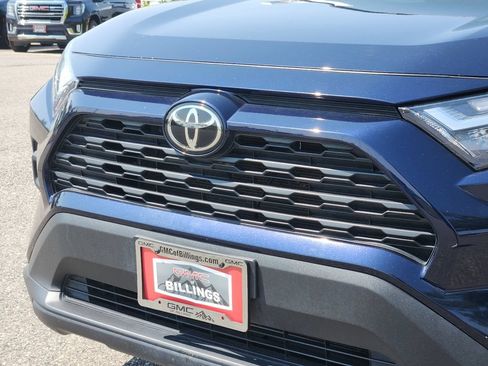 Used 2022 Toyota RAV4 XLE Premium AWD/4WD image 33