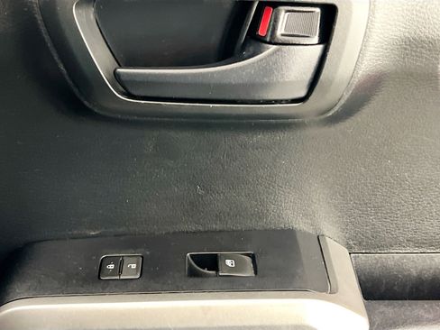 Used 2019 Toyota Tacoma SR5 image 31