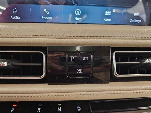 Used 2020 Lincoln Aviator Reserve w/ Equipment Group 201A AWD/4WD image 21
