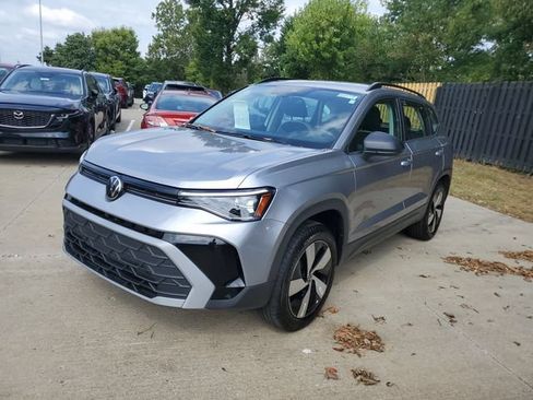 Certified 2025 Volkswagen Taos S AWD/4WD image 2