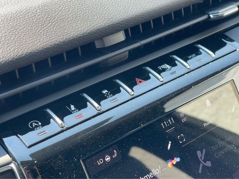 New 2025 Jeep Grand Cherokee L Altitude image 13