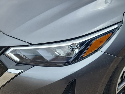 Used 2024 Nissan Sentra SV image 6