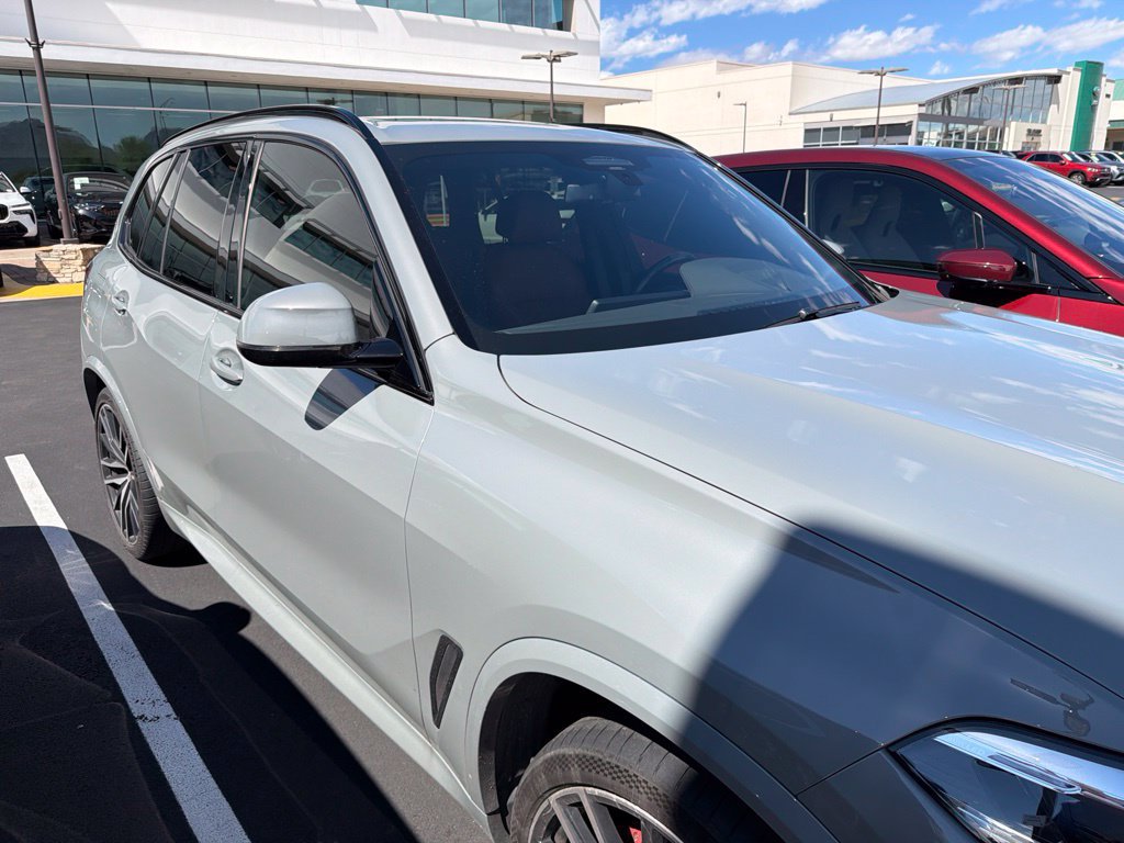 Used 2021 BMW X5 xDrive40i w/ M Sport Package AWD/4WD image 6