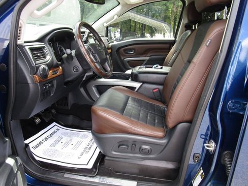 Used 2018 Nissan Titan Platinum Reserve AWD/4WD image 16