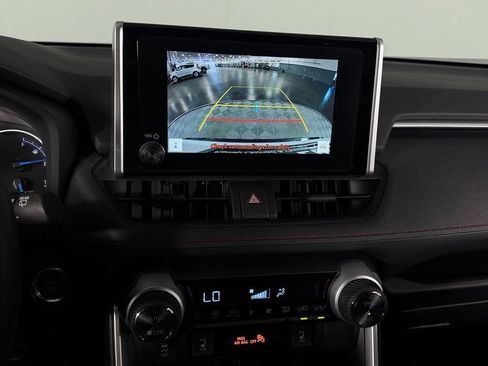 Used 2025 Toyota RAV4 SE AWD/4WD image 19