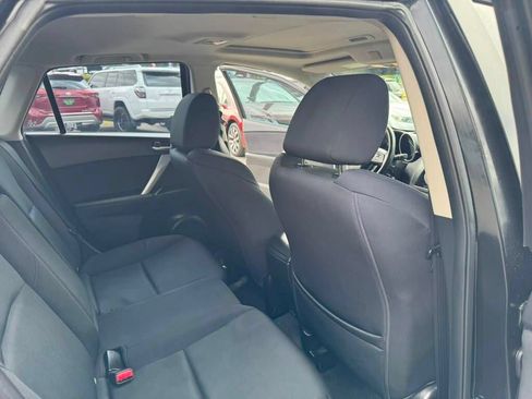 Used 2011 MAZDA MAZDA3 s Sport FWD image 16