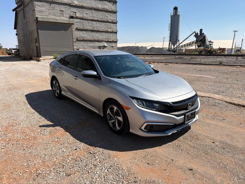 Used 2019 Honda Civic LX image 2