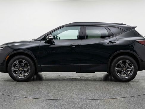 Used 2025 Chevrolet Blazer LT FWD image 5