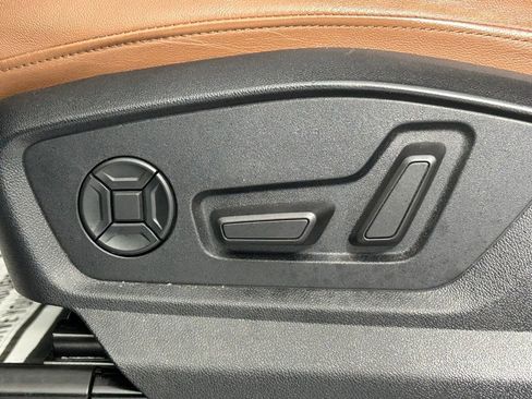 Used 2022 Audi Q8 Premium w/ Convenience Package AWD/4WD image 34