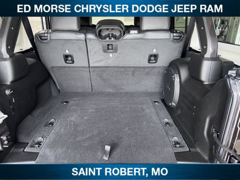 New 2026 Jeep Wrangler Unlimited Rubicon w/ Whitecap Package AWD/4WD image 39