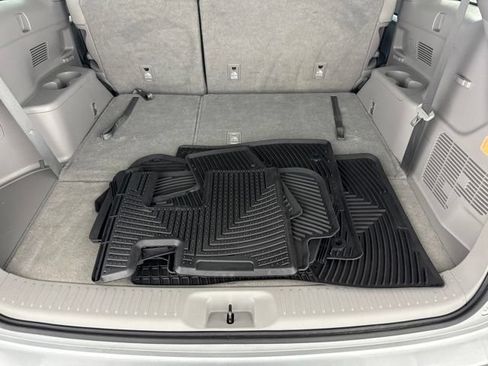 Used 2018 Toyota Highlander LE AWD/4WD image 31
