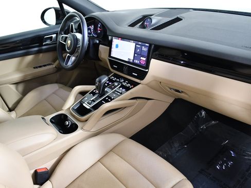 Used 2019 Porsche Cayenne image 27