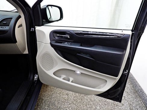Used 2017 Dodge Grand Caravan SE w/ Power Window Group image 13