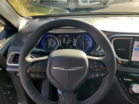 New 2026 Chrysler Pacifica Select image 21