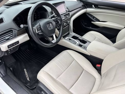 Used 2021 Honda Accord Touring image 16