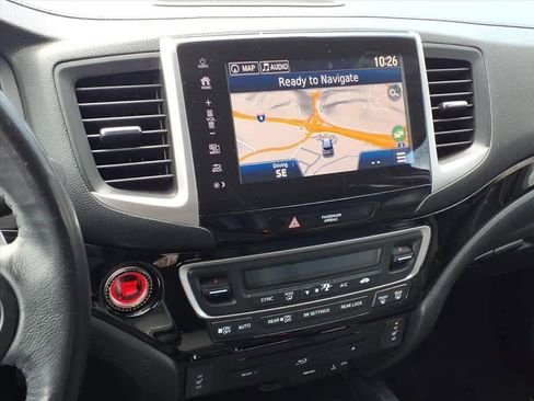 Used 2018 Honda Pilot Touring image 21