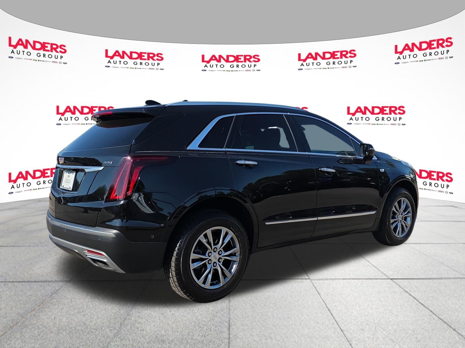 Used 2022 Cadillac XT5 Premium Luxury w/ Technology Package FWD image 3