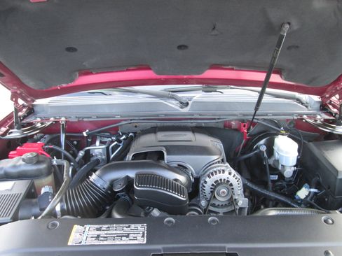 Used 2010 Chevrolet Suburban LTZ image 39