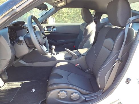 Used 2025 Nissan Z Sport w/ Floor Mat Package image 12