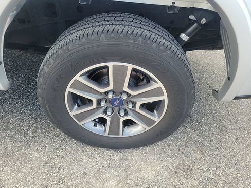 Used 2017 Ford F150 XLT w/ Equipment Group 302A Luxury RWD image 9