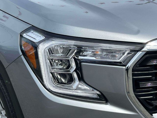Used 2024 GMC Terrain SLE w/ Driver Convenience Package AWD/4WD image 11