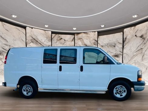 Used 2015 GMC Savana 2500 image 4