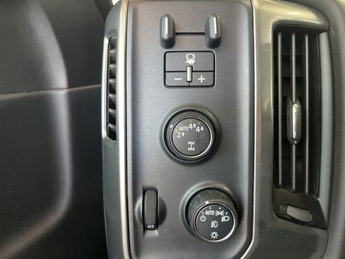 Used 2018 Chevrolet Silverado 1500 LT w/ All Star Edition AWD/4WD image 13