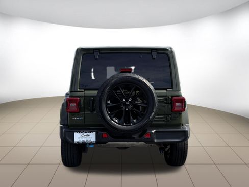 Used 2024 Jeep Wrangler Unlimited Sahara AWD/4WD image 6