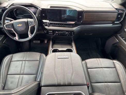 Used 2024 Chevrolet Silverado 2500 High Country w/ High Country Premium Package AWD/4WD image 26