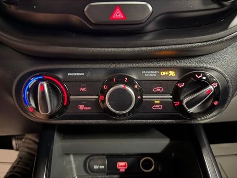 Used 2020 Kia Soul LX FWD image 33